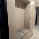 Прихожа в теплих тонах